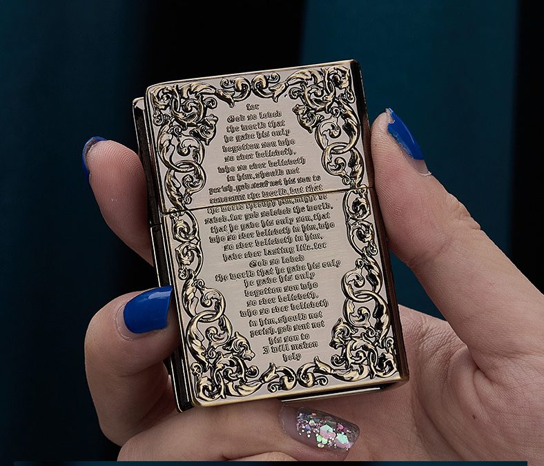 فندک بنزینی برند Zorro طرح کتاب مقدس (The Holy BIBLE) اورجینال - Image 7