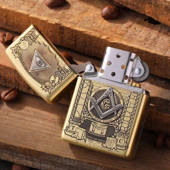 فندک بنزینی Custom Zippo (طرح هرم تک چشم) - Image 2