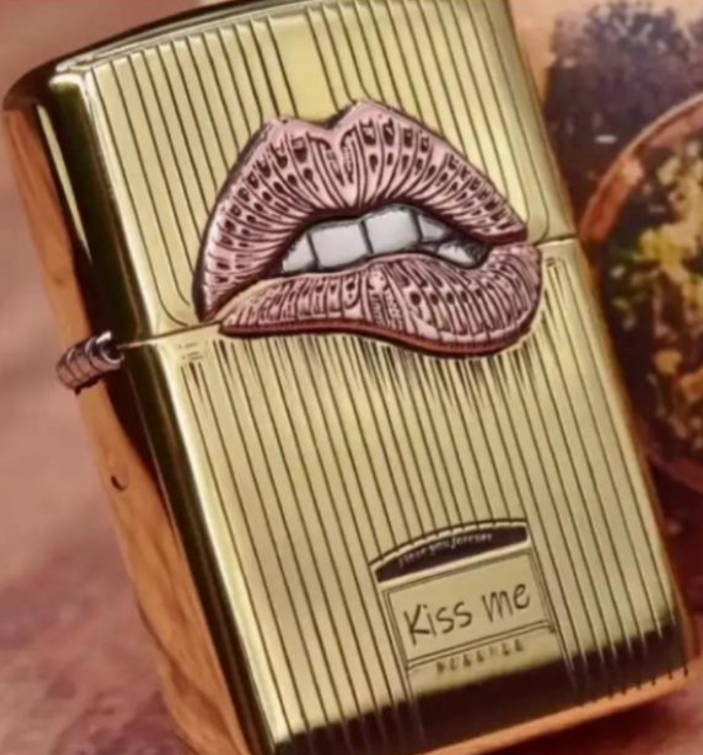 فندک_بنزینی_Custom_Zippo_طرح_برجسته_kiss_me_print42o.ir_02