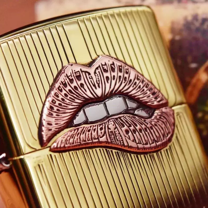 فندک_بنزینی_Custom_Zippo_طرح_برجسته_kiss_me_print42o.ir_06