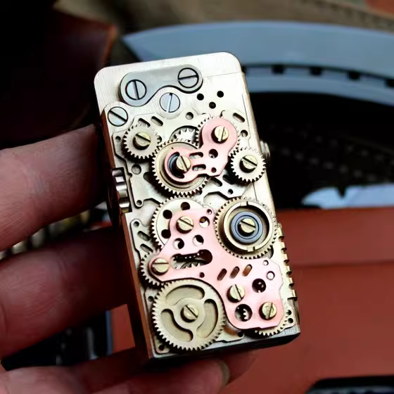 فندک_بنزینی_دست_ساز_مدل_Steampunk_دارای_قفل_احتراق_ print42o.ir_04