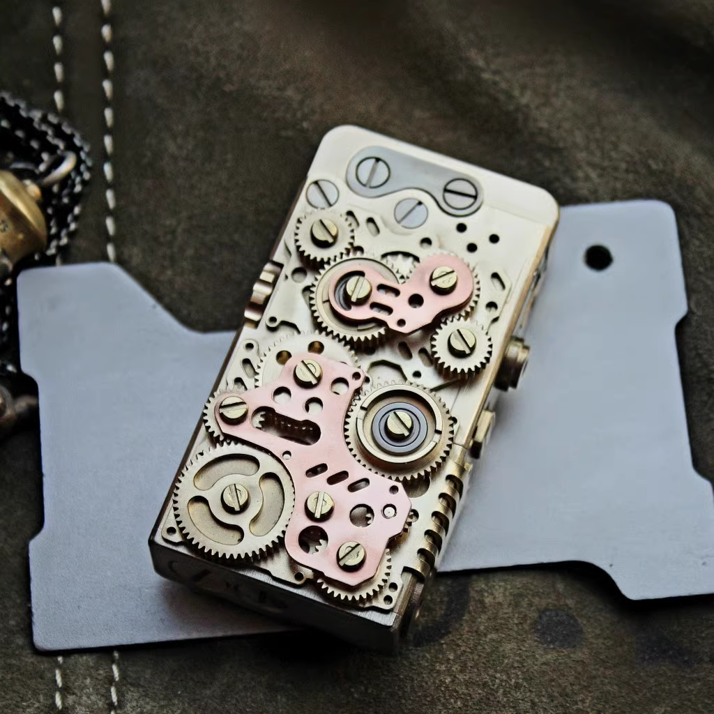 فندک_بنزینی_دست_ساز_مدل_Steampunk_دارای_قفل_احتراق_ print42o.ir_01